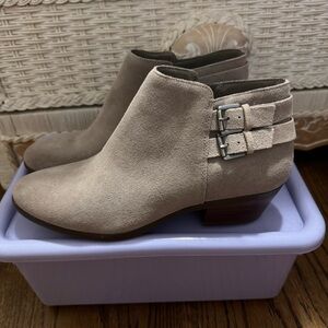 Sam Edelman Tan Suede Petal Ankle Boots size 7.5 NWT